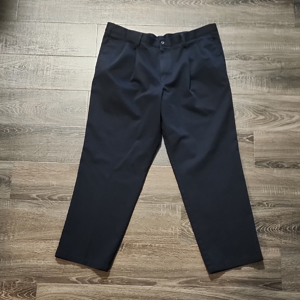 🎉 Dockers Classic Fit Pleat Front Pants 🎉